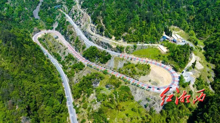 全国20强！湘西这条公路的逆袭之路太燃了(图1)