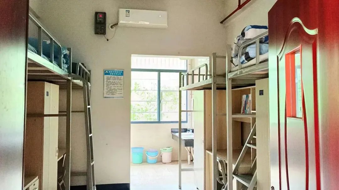 湘西州民族中学2025年招生简章(图30) 湘西州民族中学2025年招生简章(图30)