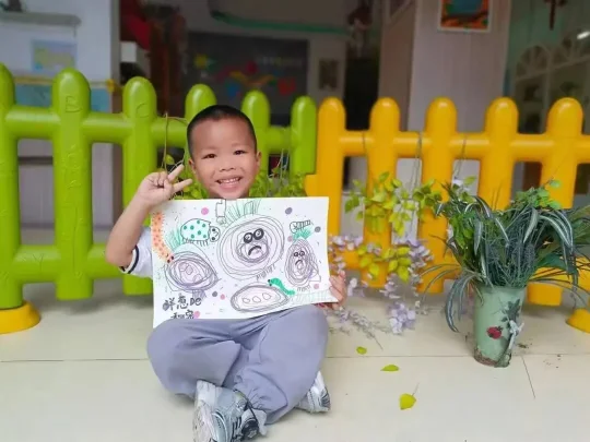 湖南吉首4岁男童走失超30小时杳无音讯,全城接力搜寻盼平安(图1) 湖南吉首4岁男童走失超30小时杳无音讯,全城接力搜寻盼平安(图1)